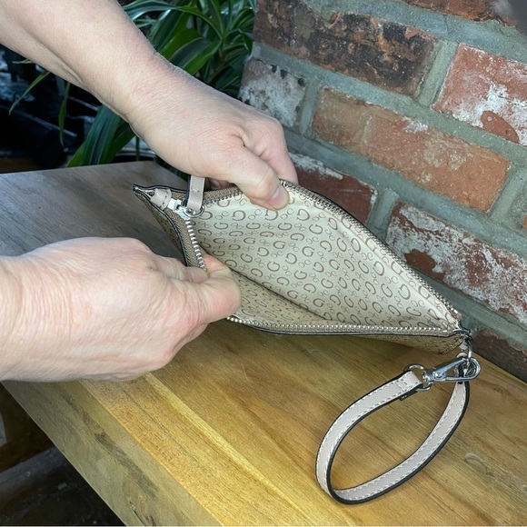 Brand New Guess Wristlet - Picture 3 of 5